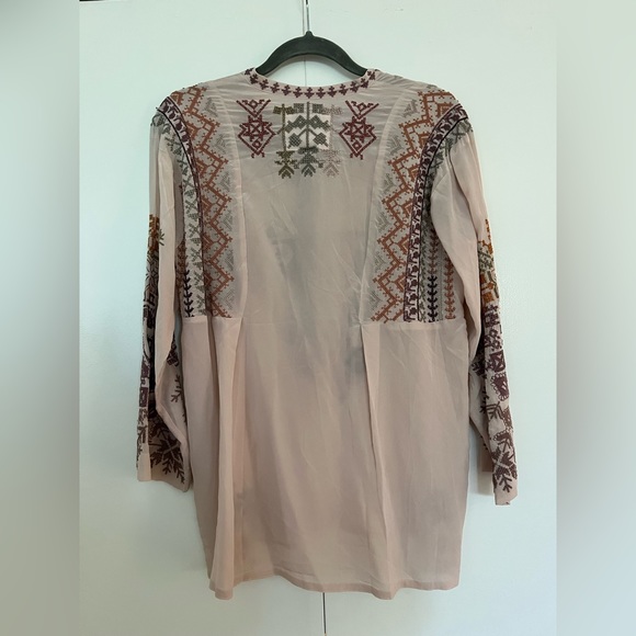 Boys Johnny Was Hayes Blouse in Dusty Pink Embroidered Silk Henley Top S - Picture 3 of 10